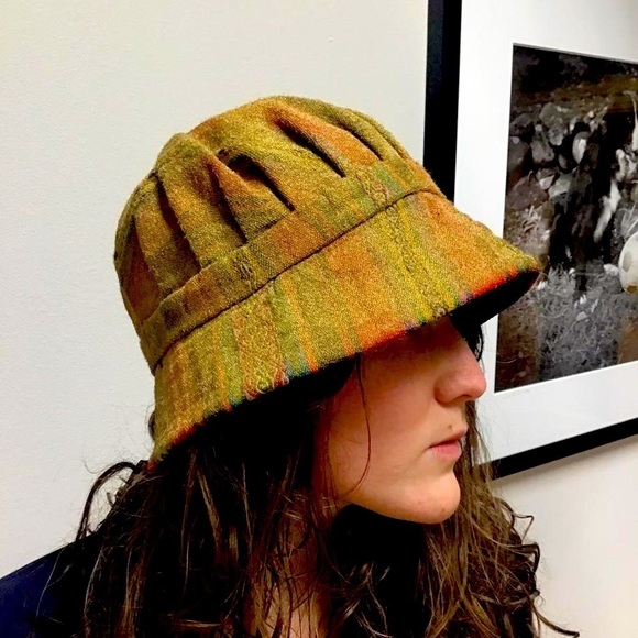 Vintage Accessories - Vintage Wool Shiny Aztec Pattern Hat
